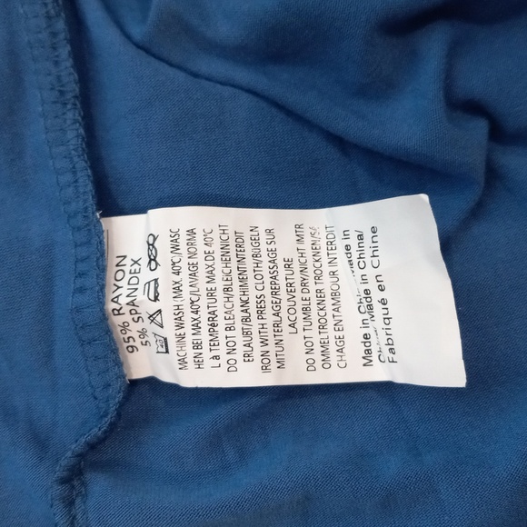 Women's Dress - Picture 9 of 12